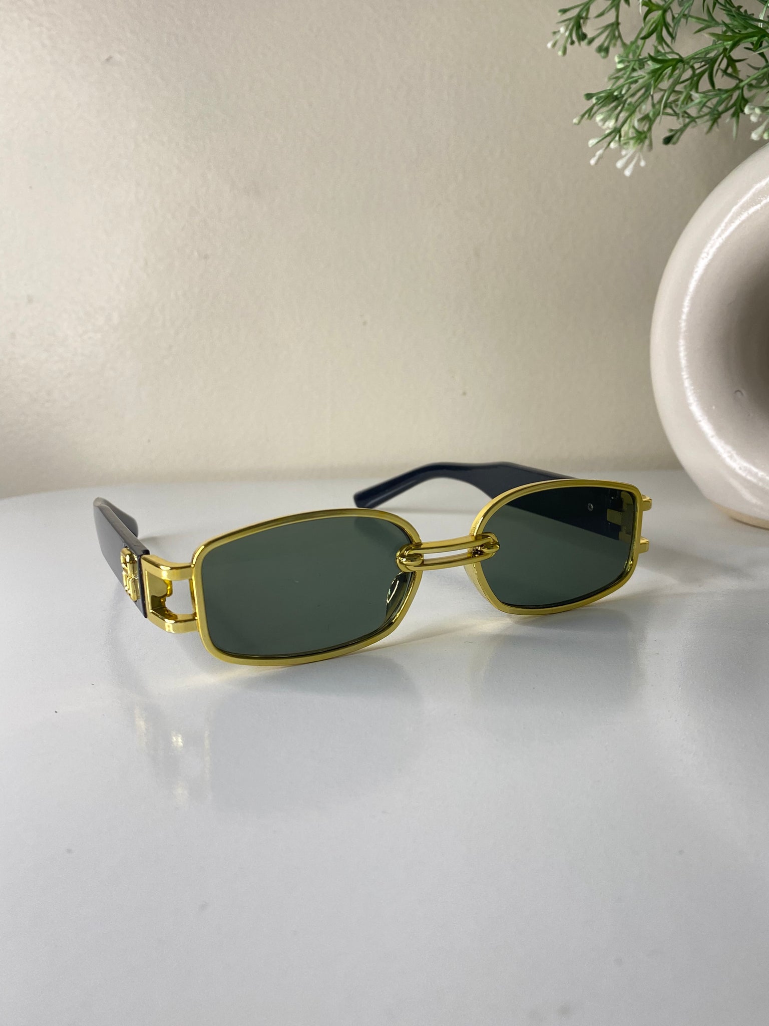 Vivian Sunnies