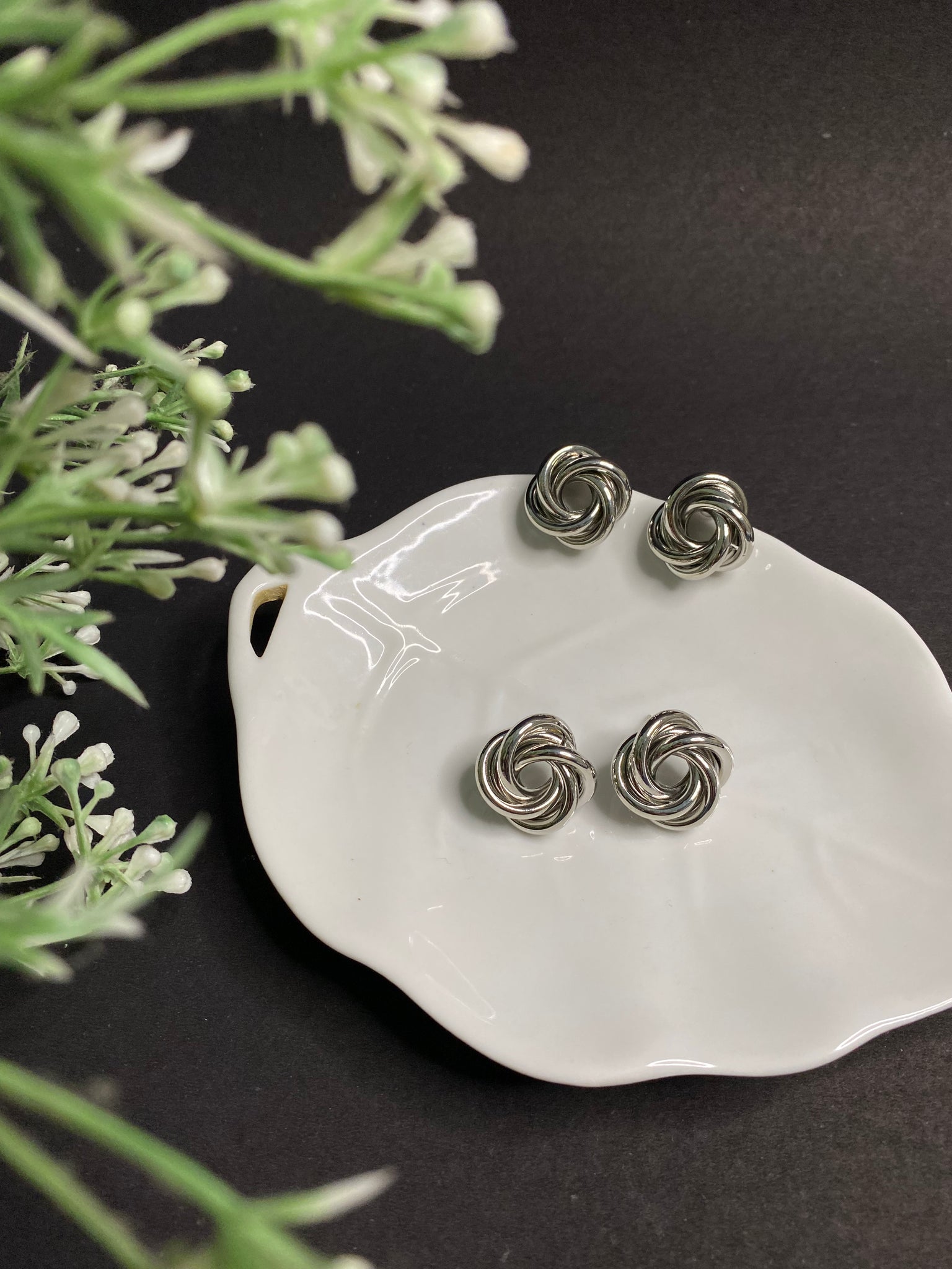 Knot Me Up Earrings Silver