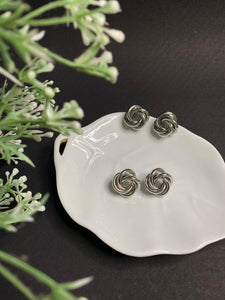 Knot Me Up Earrings Silver