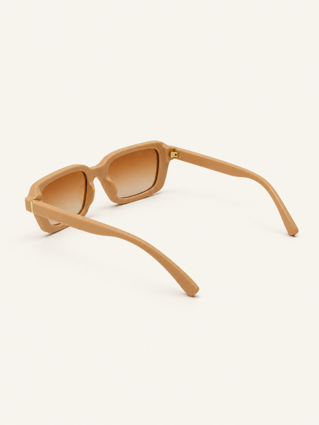 Milo Sunnies — Nude, rear angle view